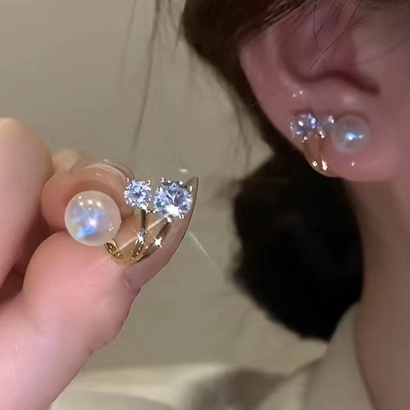 Luxe Rhinestone and Pearl Earrings - Picture 6 of 7